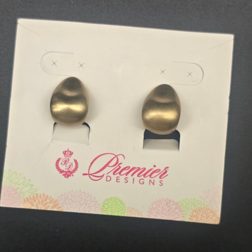 Premier Designs Gold Tone Nugget Clip On Earrings On Card